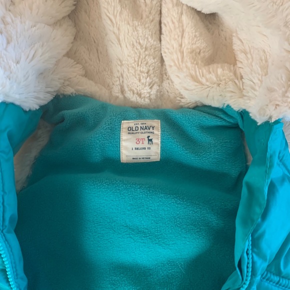 Teal and cream puffer vest. Size 3t - Picture 2 of 2